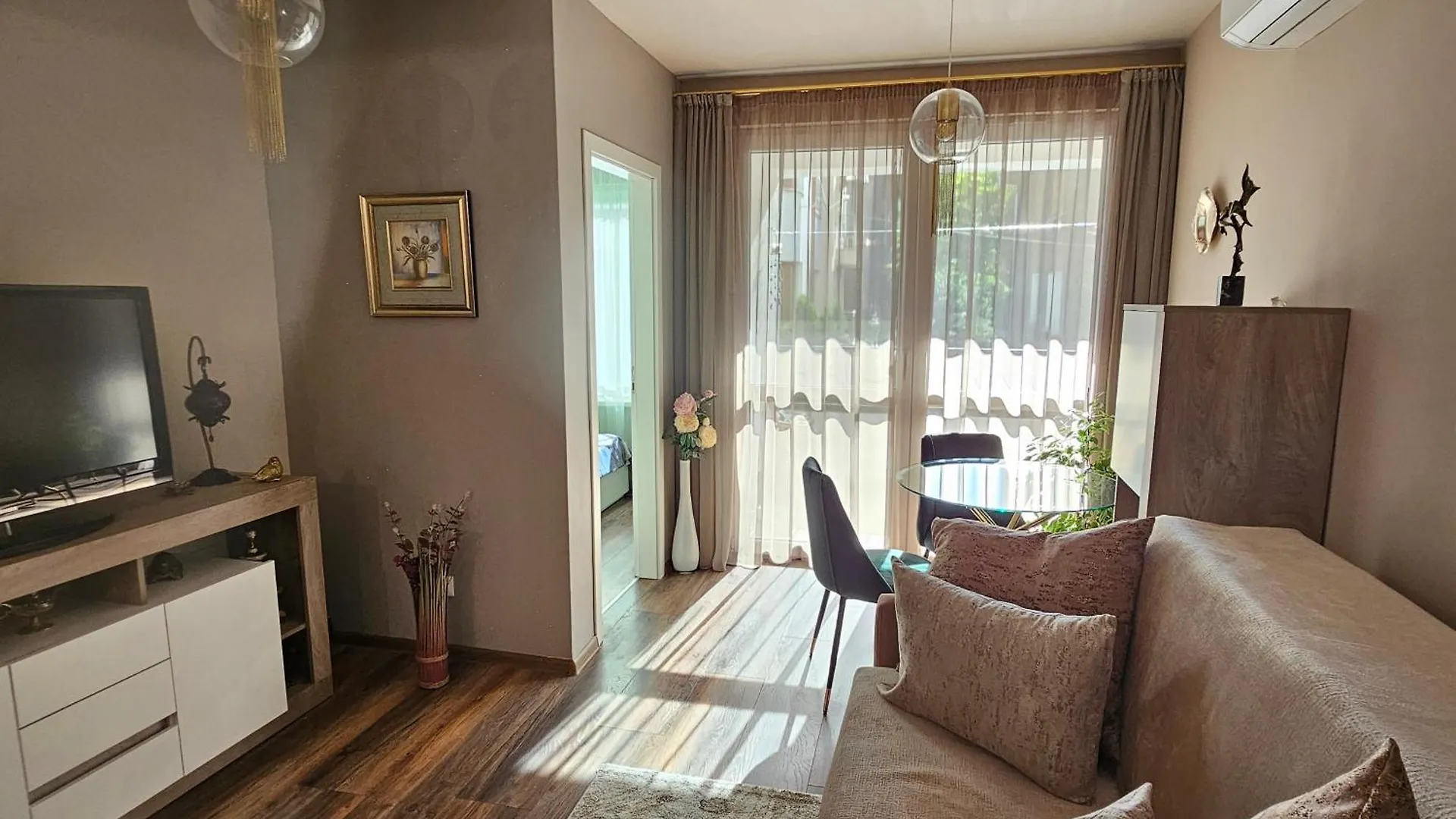 Bright Inn - Holiday & Business Apartment location