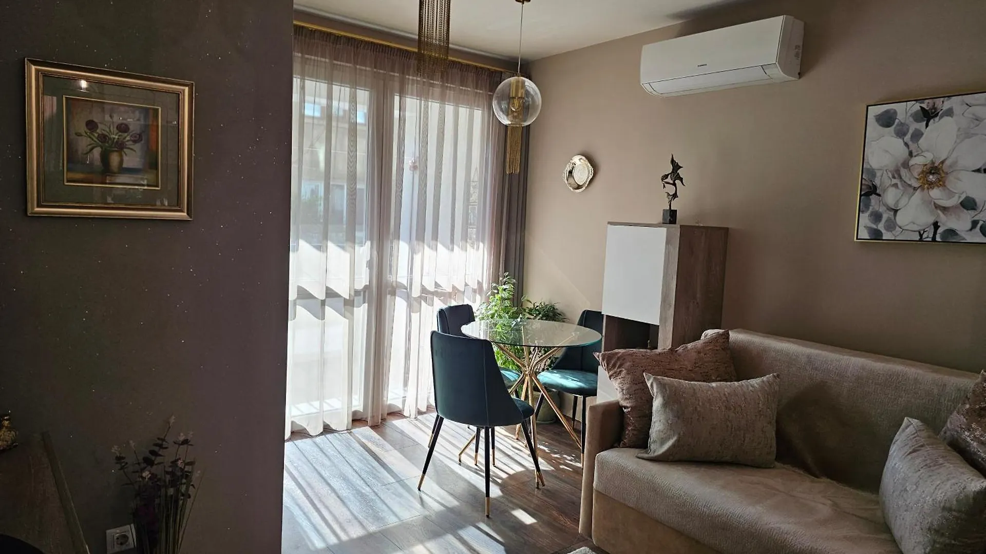 Bright Inn - Holiday & Business Apartment Sofia