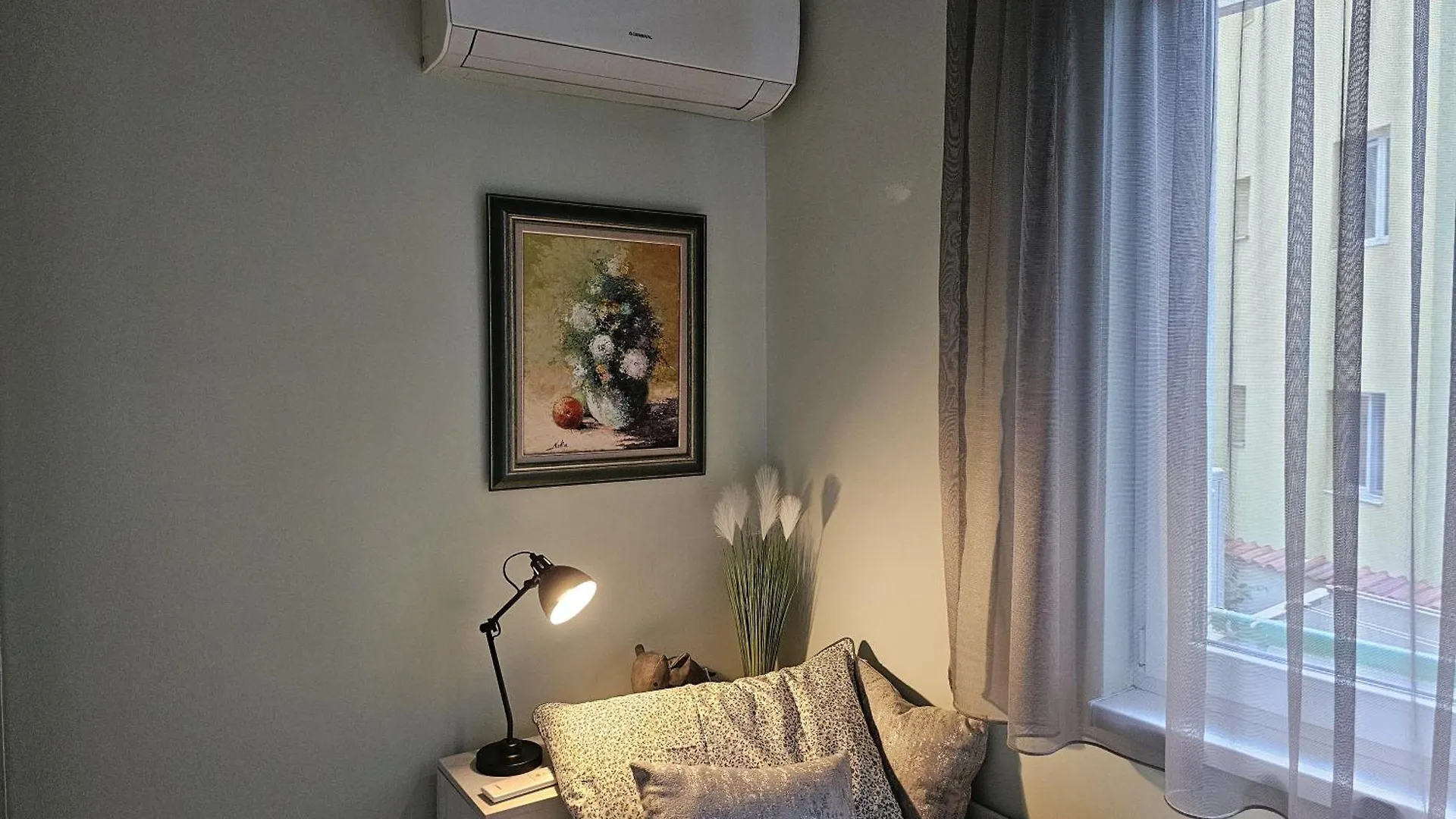 Bright Inn - Holiday & Business Apartment Sofia