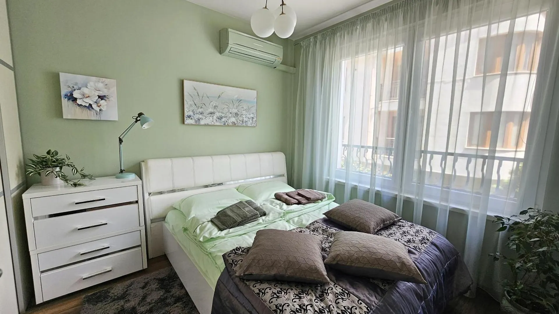 Bright Inn - Holiday & Business Apartment Sofia