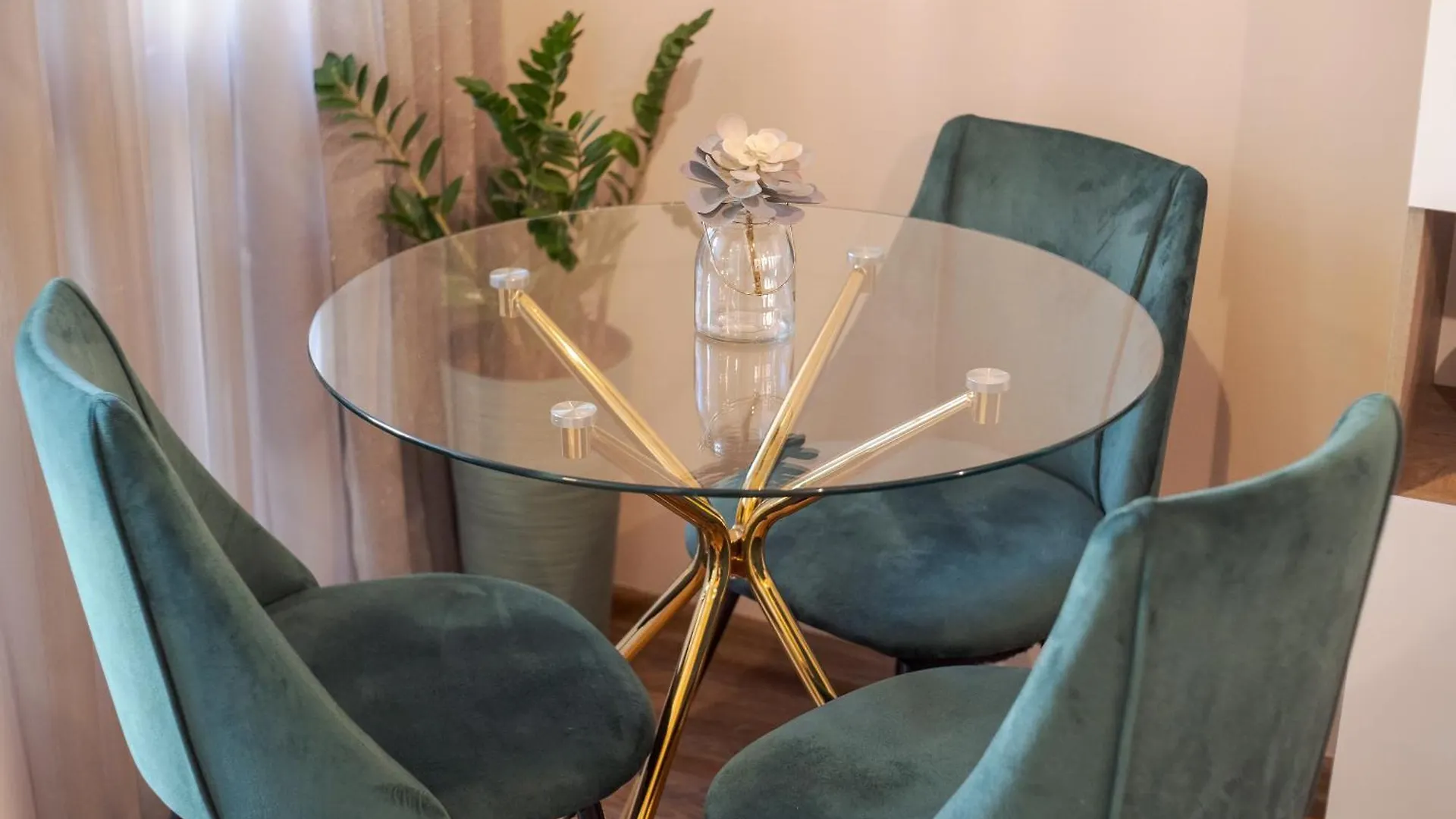 Bright Inn - Holiday & Business Apartment Sofia